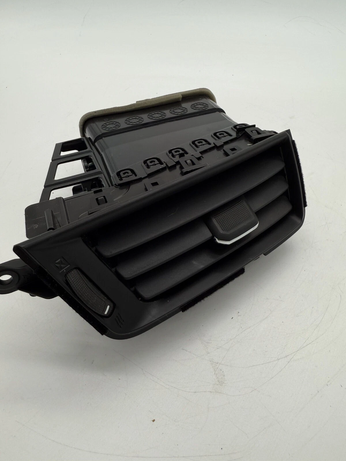 2015 - 2018 CHEVROLET SILVERADO 1500 RIGHT DASH AIR VENT 20943683 OEM - Image 12