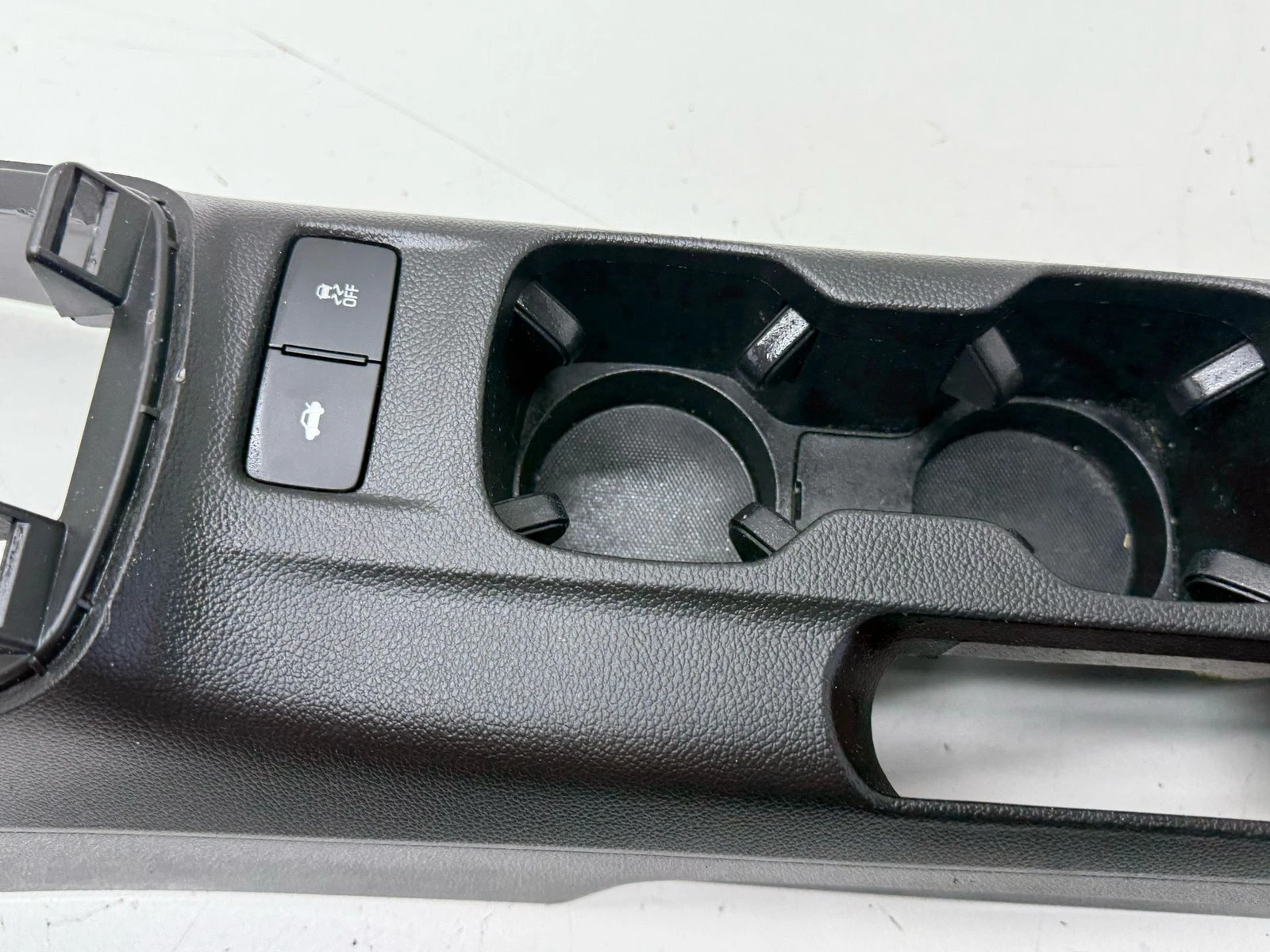 2017-2020 CHEVROLET SONIC CENTER CONSOLE BASE 42532293 SEDAN OEM - Image 10