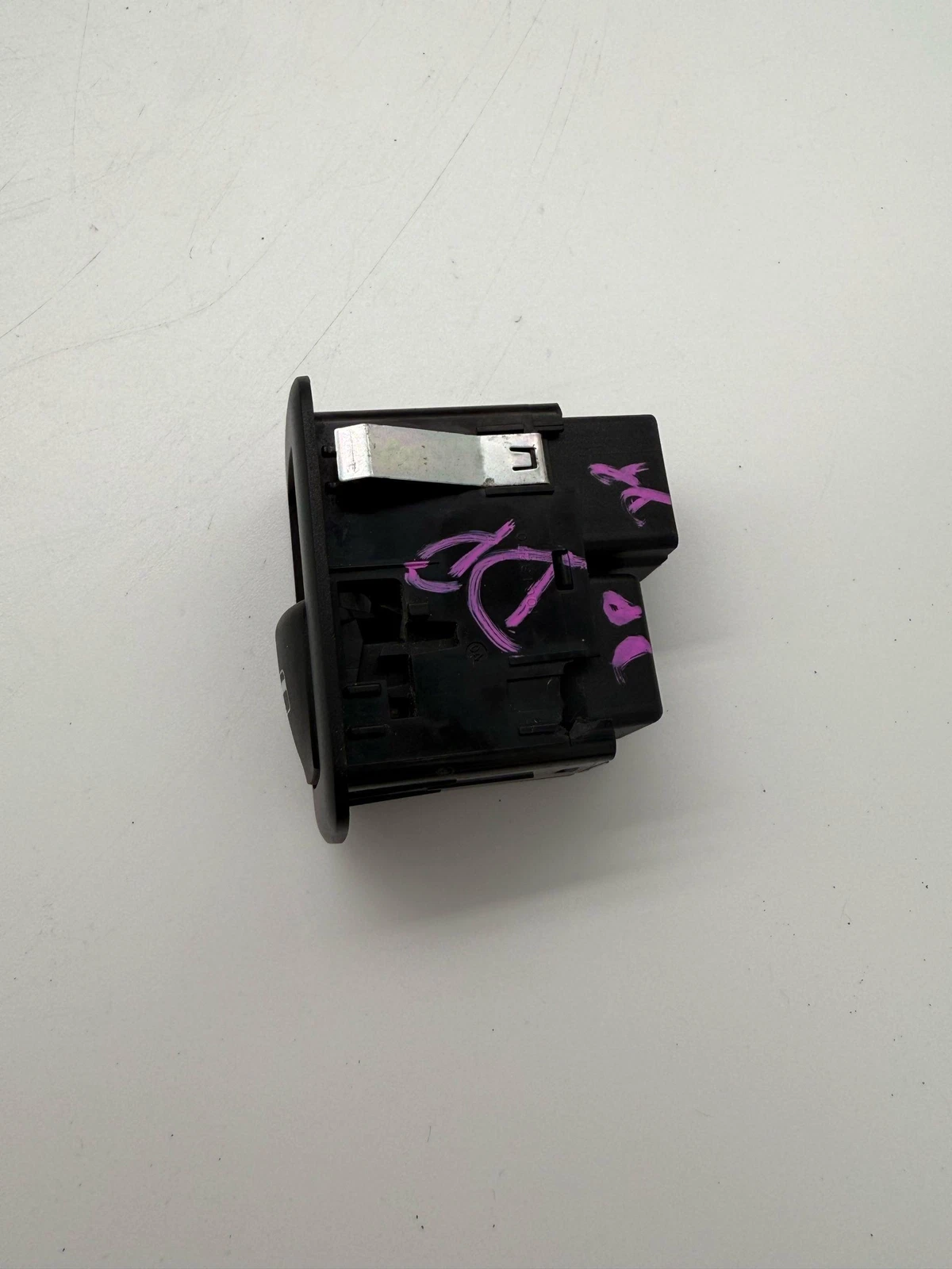 2014-2019 JEEP CHEROKEE RIGHT WINDOW SWITCH OEM 68214156AA - Image 8