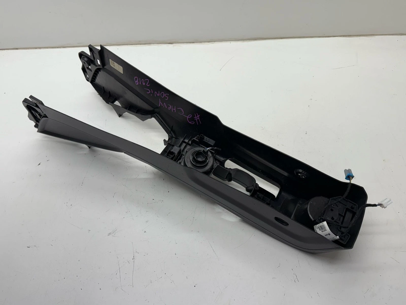 2017-2020 CHEVROLET SONIC CENTER CONSOLE BASE 42532293 SEDAN OEM - Image 2