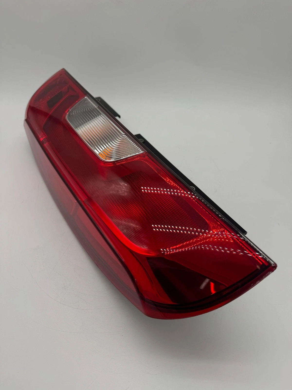 RH 2015-2020 Dodge Promaster City Right Passenger Side Tail Light Lamp 52043139 - Image 4