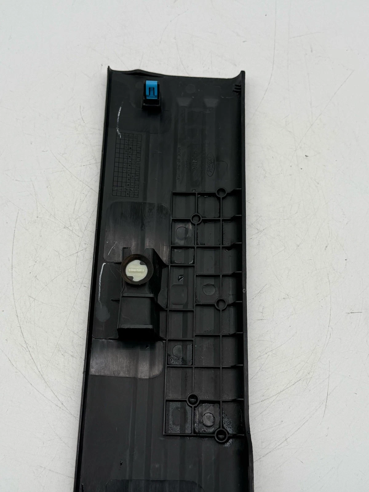 2019 - 2023 FORD RANGER CREW CAB REAR LEFT DOOR SILL SCUFF PLATE OEM KB3B2613245 - Image 9