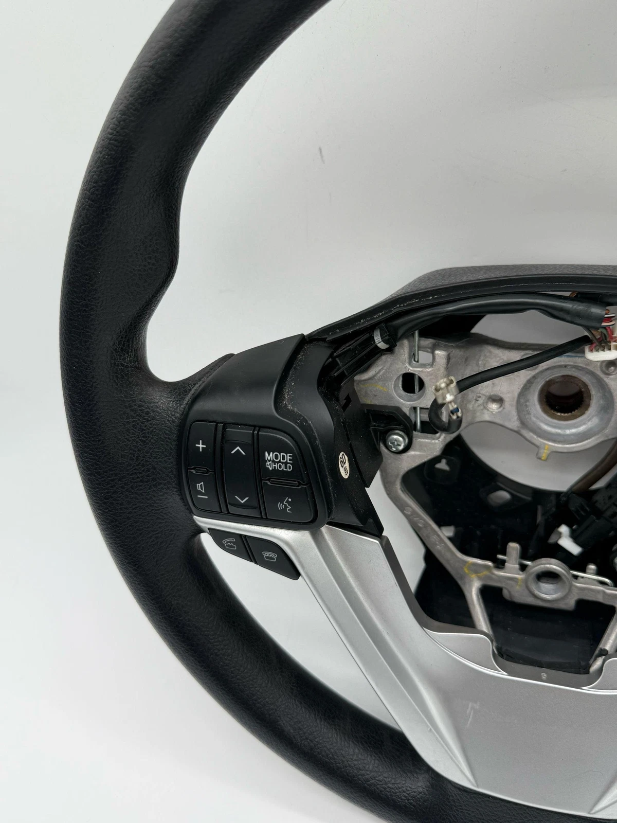 2015 - 2020 Toyota Sienna Front Steering Wheel W/ Switch Button Oem - Image 7