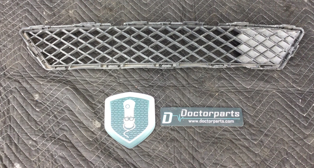 NISSAN VERSA NOTE 2015-2016 FRONT LOWER BUMPER GRILLE USED OEM LOCAL PICKUP - Image 2