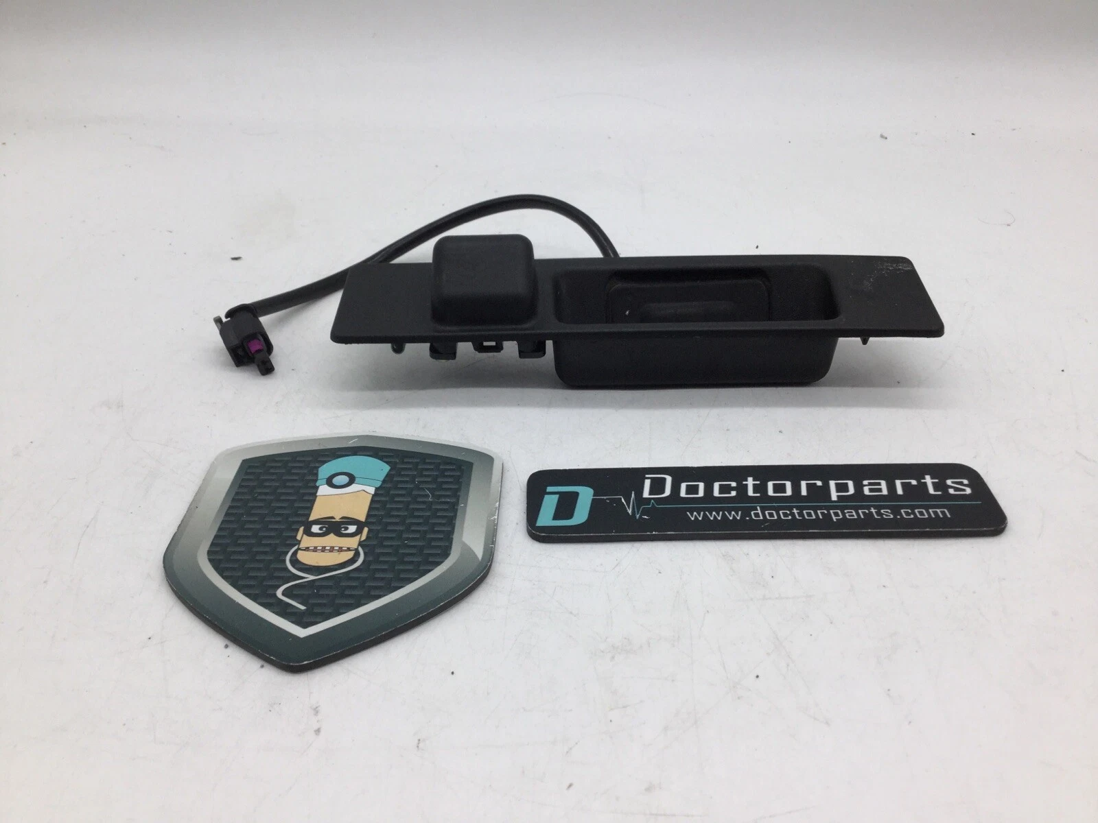 2017-2019 CHEVROLET MALIBU REAR TRUNK BACK UP CAMERA. OEM, USED. - Image 3