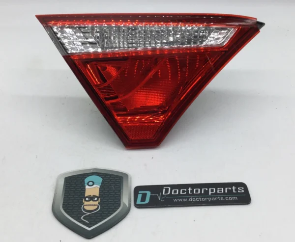 2015-2017 TOYOTA CAMRY REAR LEFT DRIVER INNER TAIL LIGHT HALOGEN LAMP OEM USED