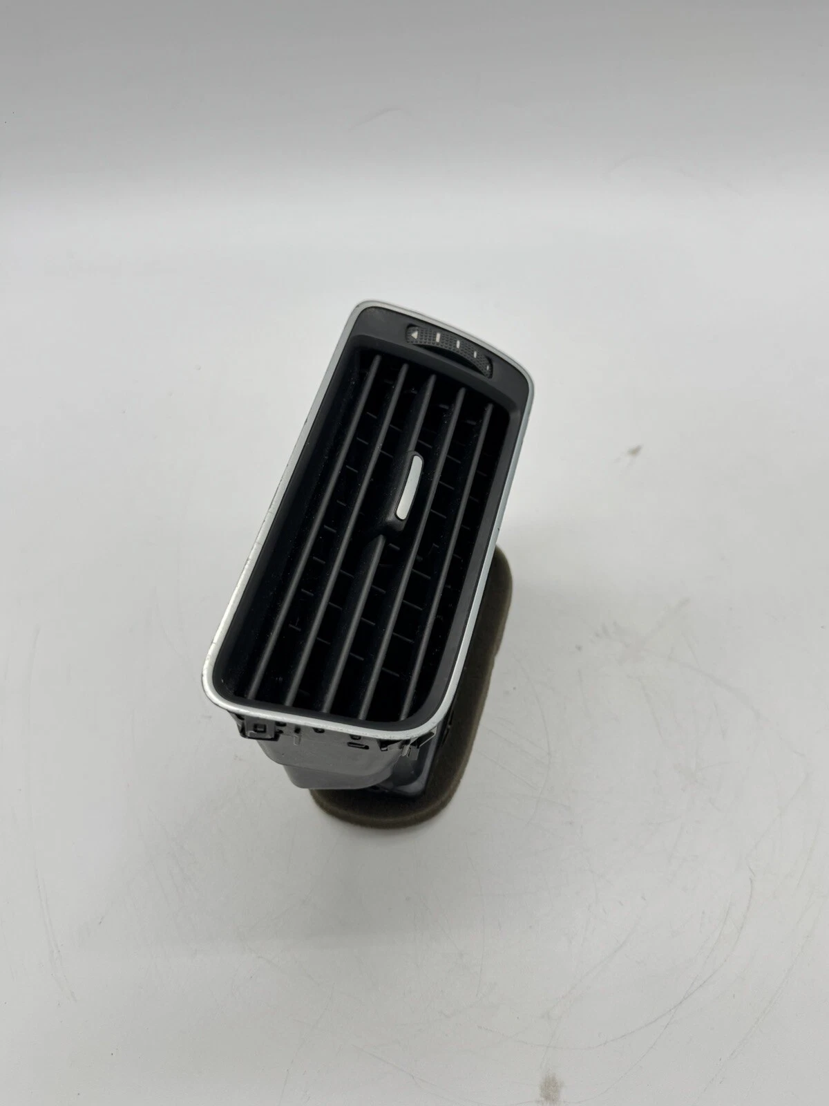 2012-2022 VOLKSWAGEN PASSAT DASH RIGHT AIR VENT VENTS AC HEATER 561819704 OEM - Image 3