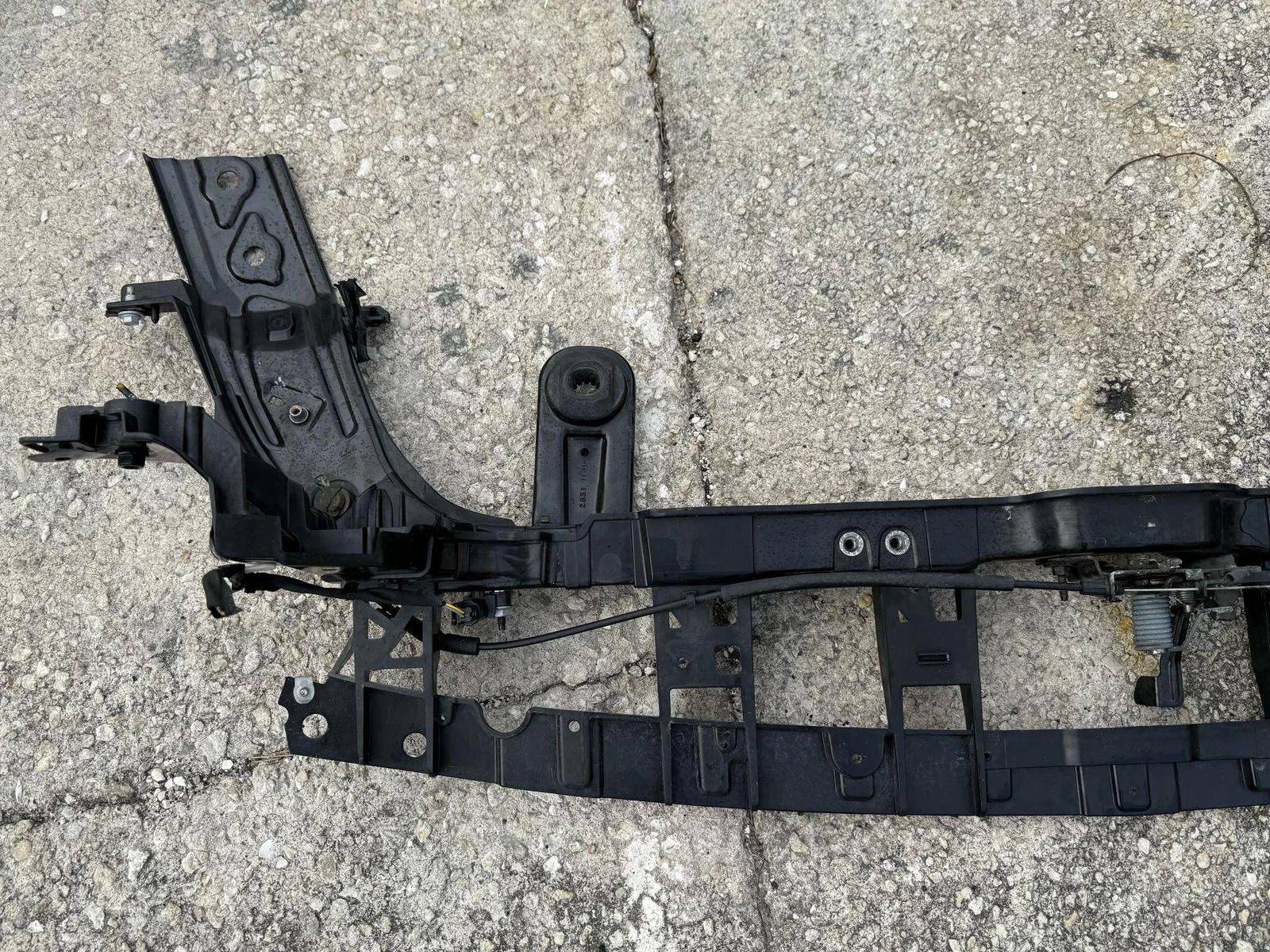 2018 - 2023 FORD MUSTANG FRONT RADIATOR UPPER TIE BAR REINFORCEMENT BRACKET OEM - Image 11