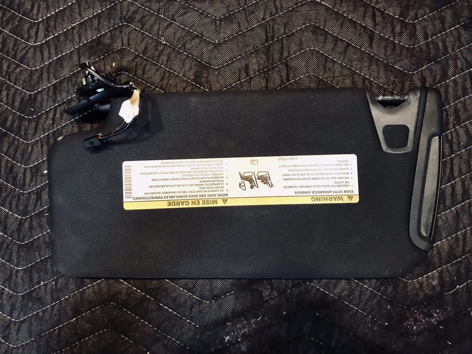 2015-2017 Dodge Charger Passenger Side Sun Visor Sunvisor Black OEM N4125 - Image 3