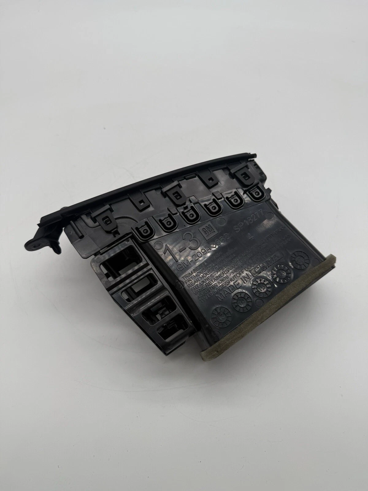 2014-2018 CHEVROLET SILVERADO GMC SIERRA RIGHT DASH AIR VENT 20943682 OEM - Image 8