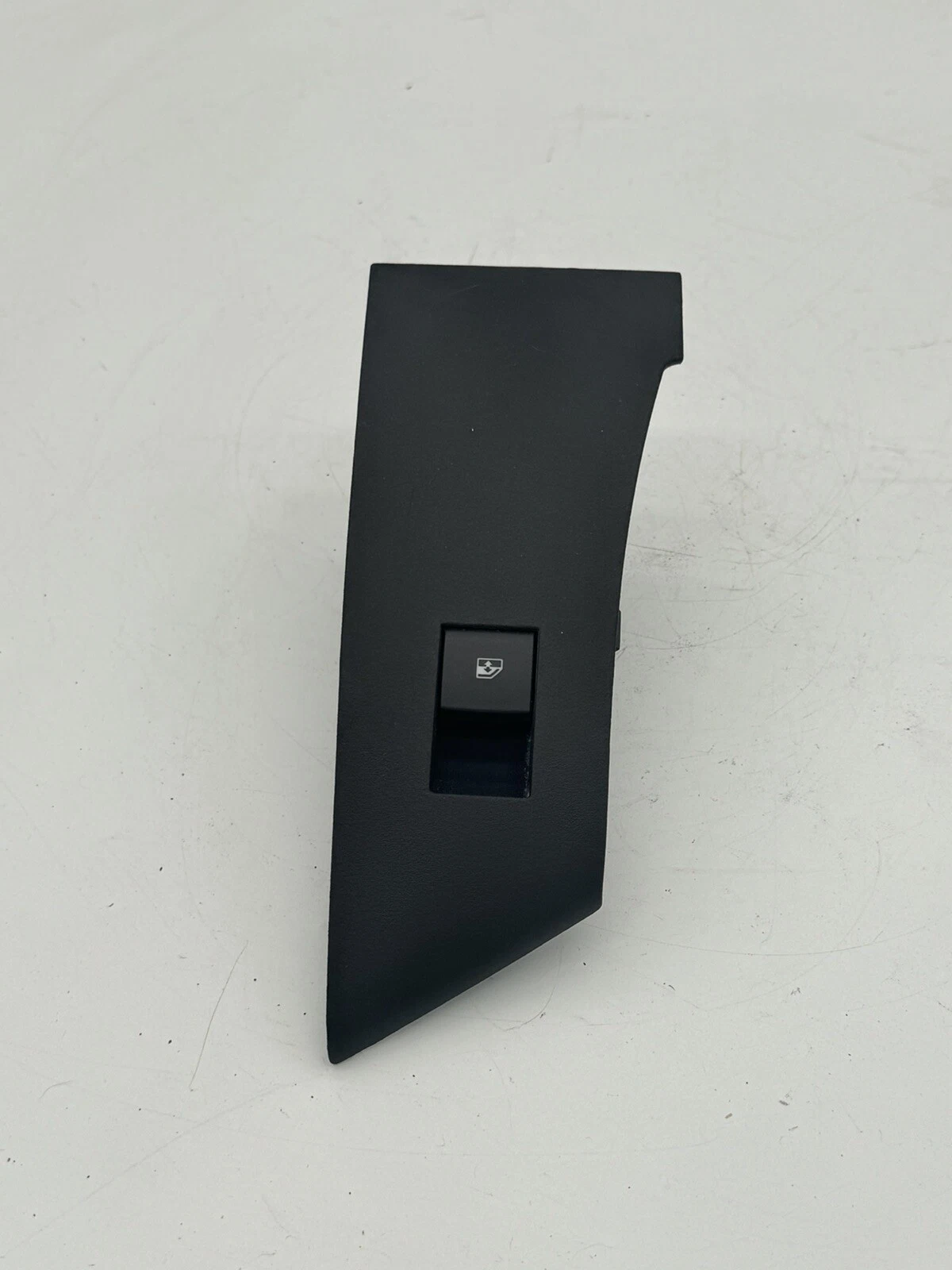 2012-2017 BUICK VERANO FRONT RIGHT WINDOW SWITCH OEM 13305371 - Image 2