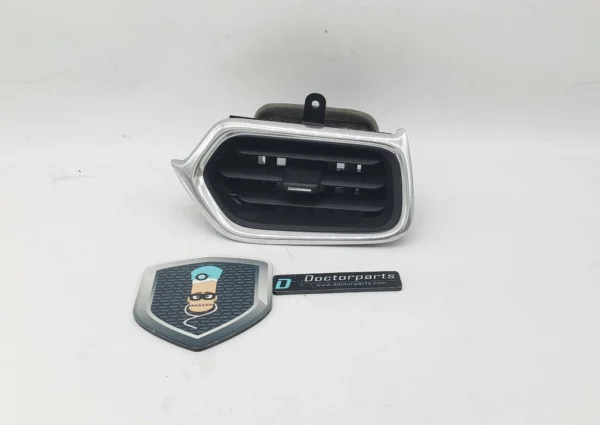 2018 CHEVY EQUINOX RIGHT PASSENGER SIDE OUTER DASH AIR VENT GRILL OEM 18