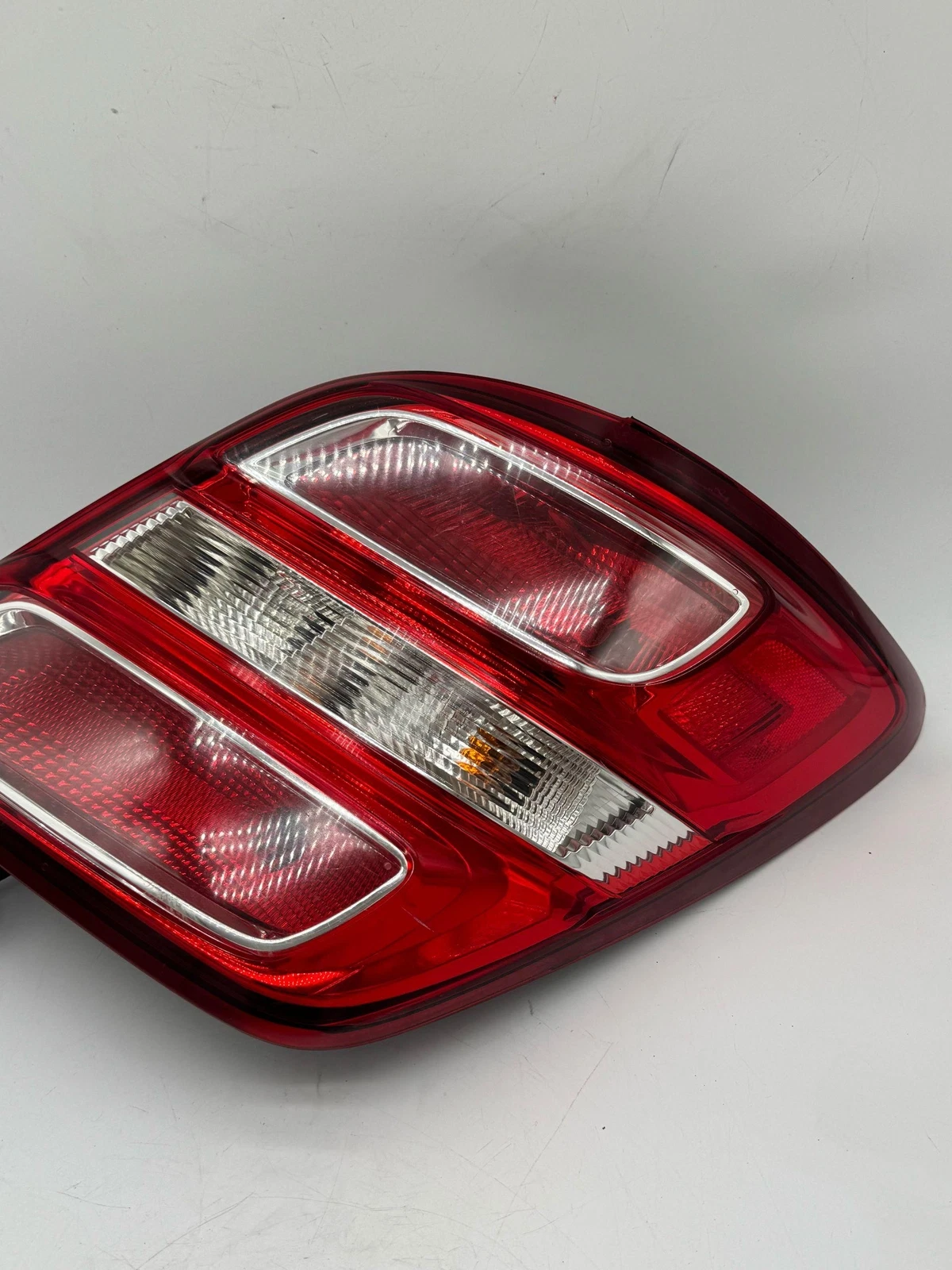 2017-2019 CHEVROLET SONIC RH PASSENGER RH TAIL LIGHT SEDAN 94541490 OEM - Image 5