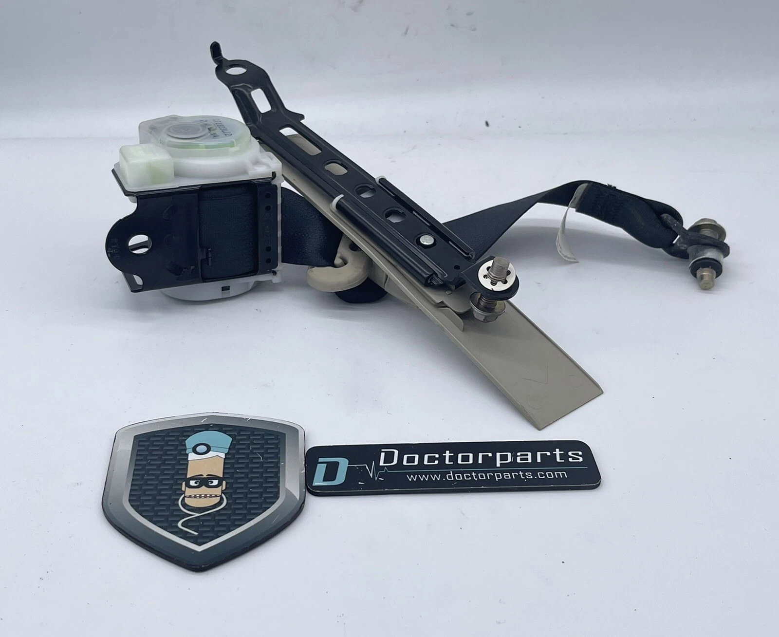 NISSAN MURANO CROSSCABRIOLET LEFT SEAT BELT RETRACTOR OEM 2011 - 2014 - Image 3