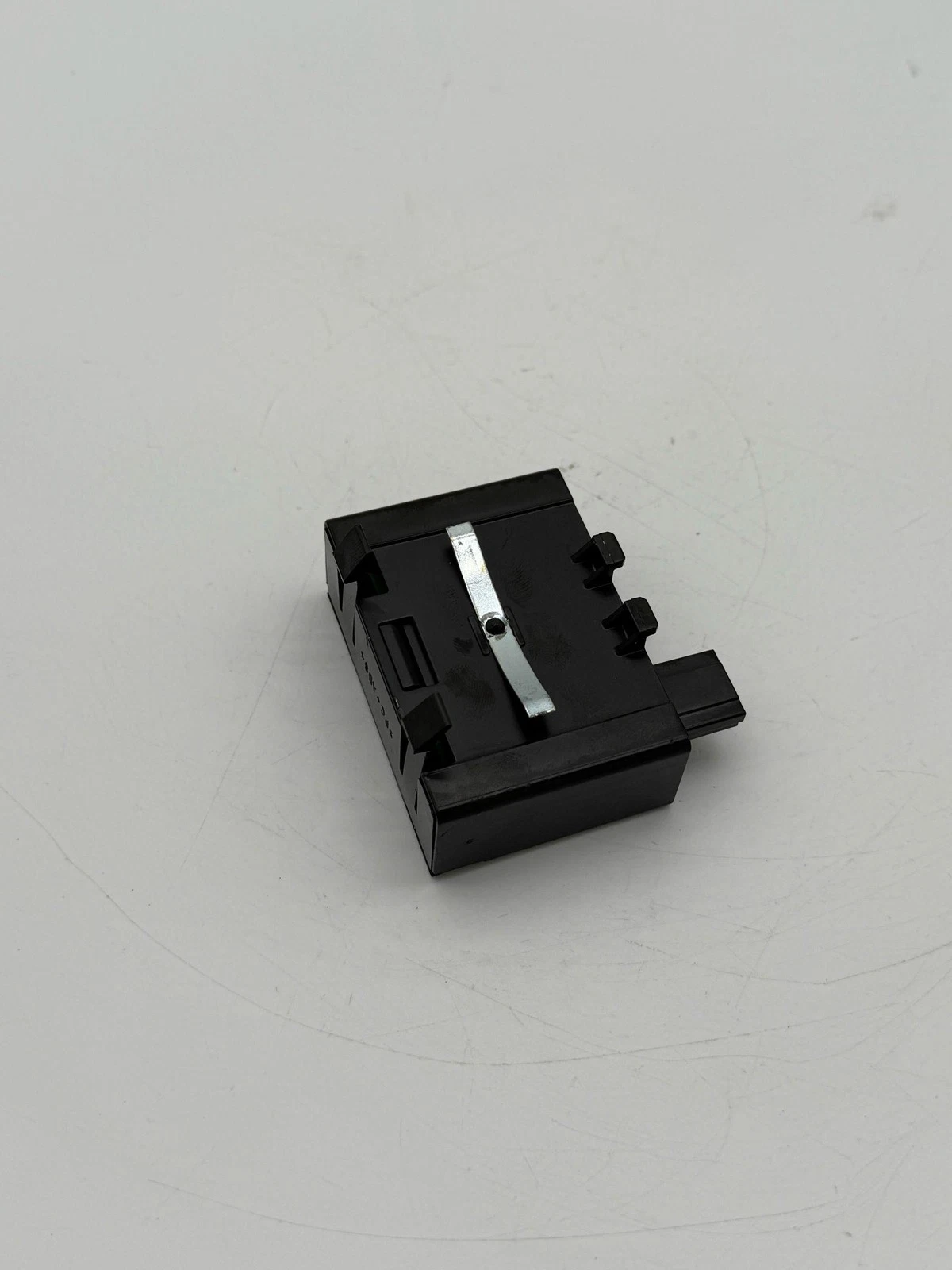 2017-2020 CHEVROLET SONIC REMOTE CONTROL DOOR LOCK RECEIVER 13587439 - Image 9