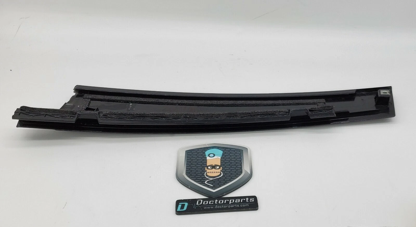 2017 2018 GMC Acadia Front Left Door Applique Trim OEM - Image 2