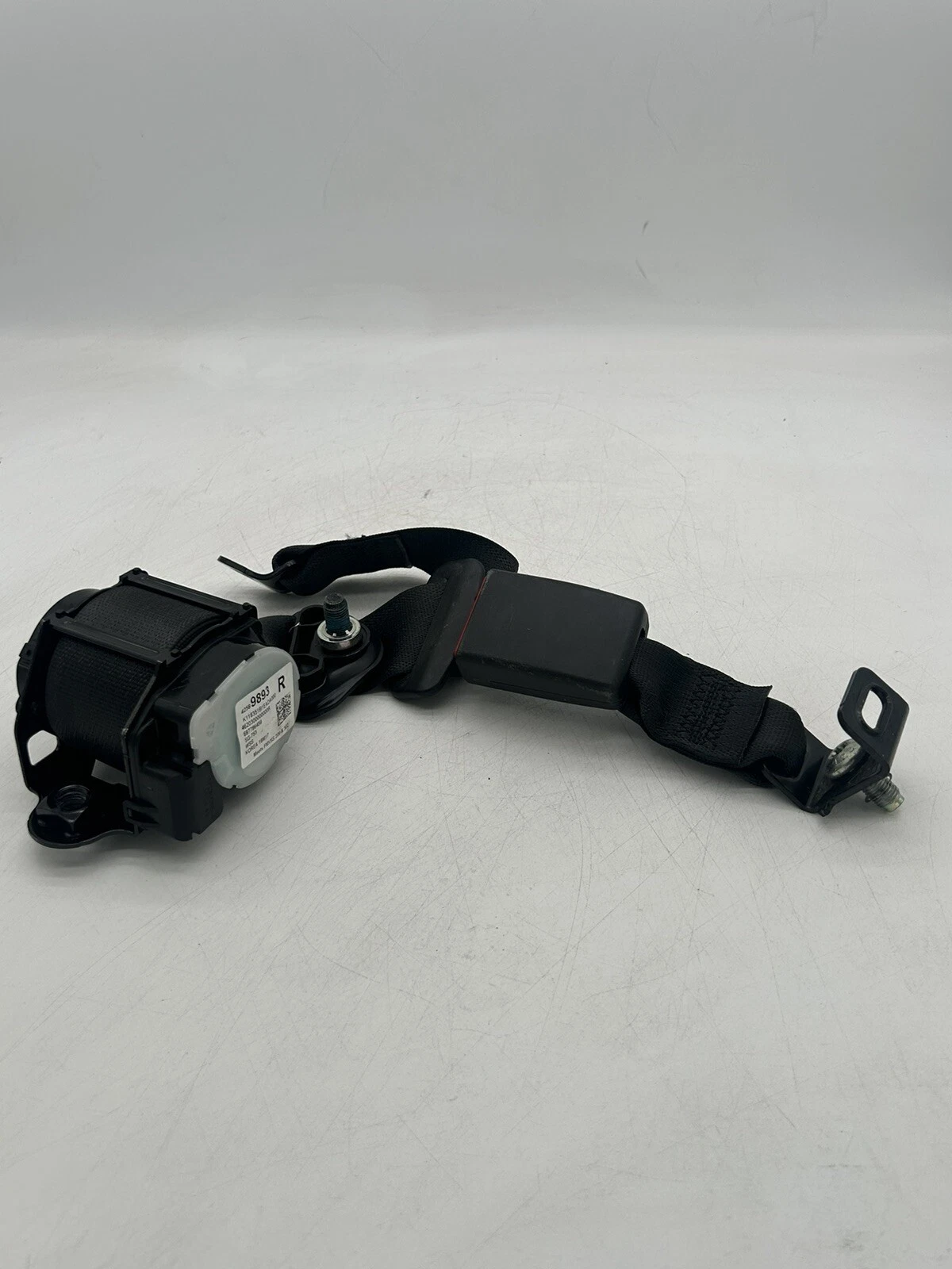 2018-2020 CHEVROLET SPARK REAR RIGHT PASSENGER SIDE SEAT BELT RETRACTOR 42589893 - Image 2