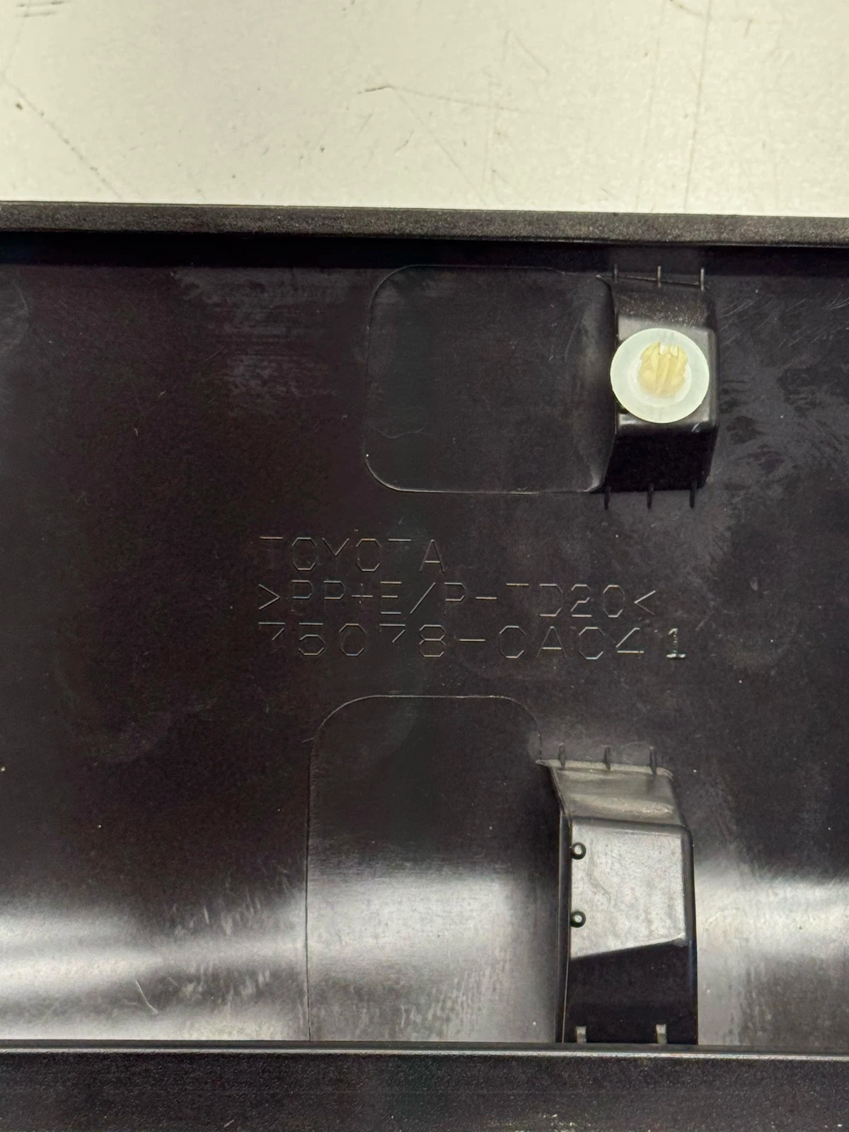 22-2024 TOYOTA COROLLA CROSS REAR LEFT DRIVER DOOR LOWER MOLDING OEM 750780A041 - Image 12