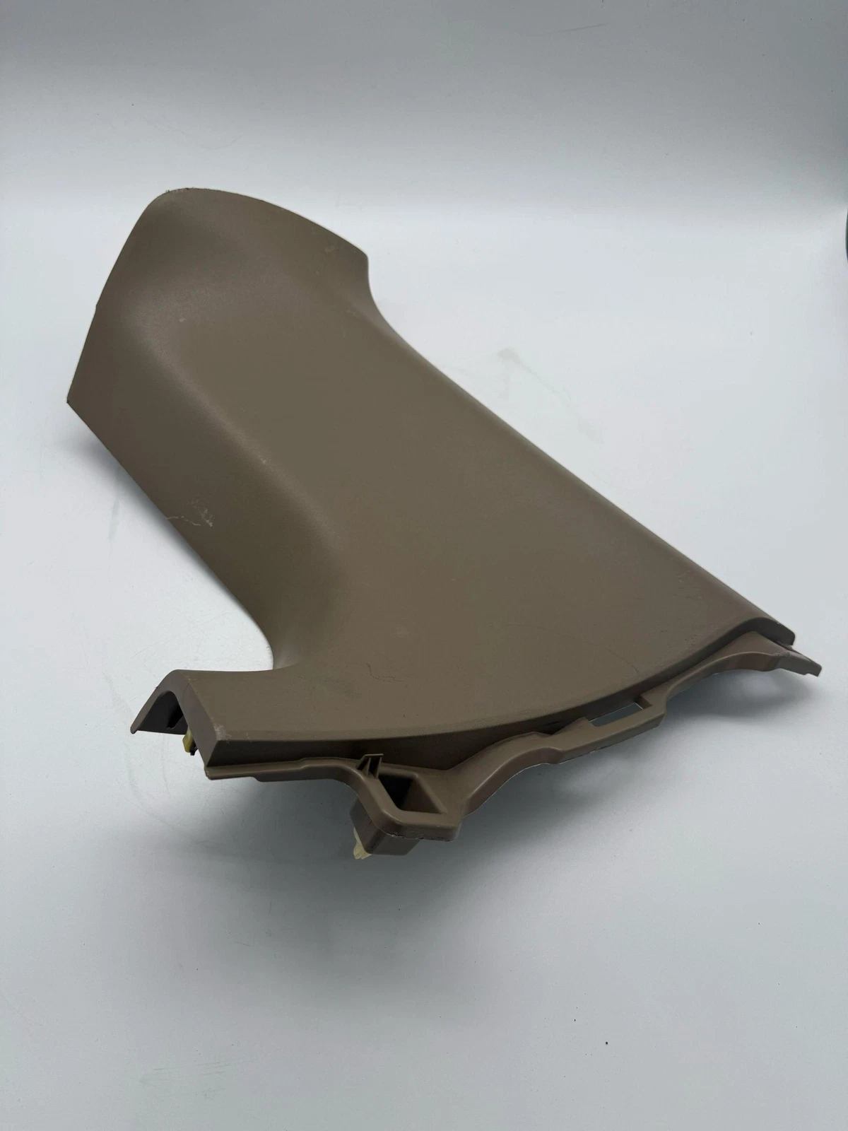 RH 2010-2019 TOYOTA 4RUNNER OEM UPPER QTR TRIM OEM (62570-35010-E0) - Image 6