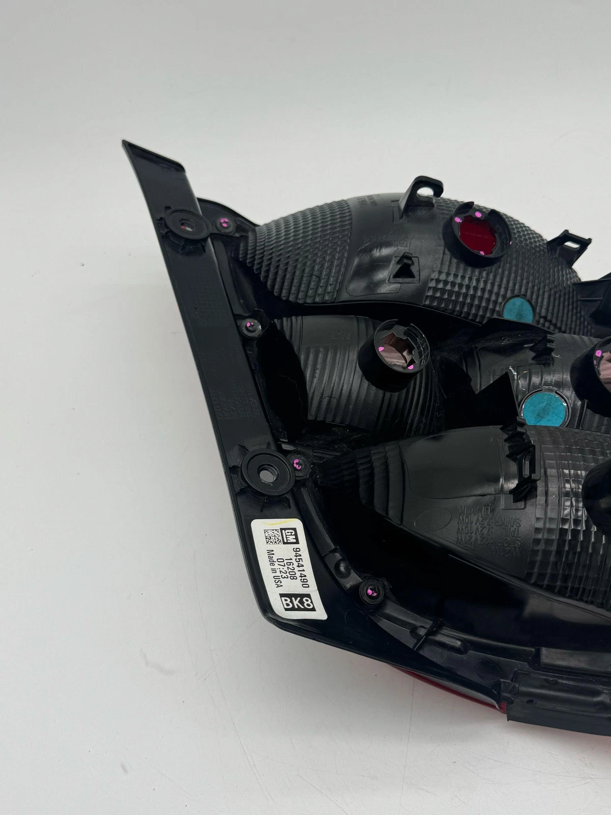 RH 2017-2019 CHEVROLET SONIC RIGHT SIDE TAIL LIGHT SEDAN 94541490 OEM - Image 10
