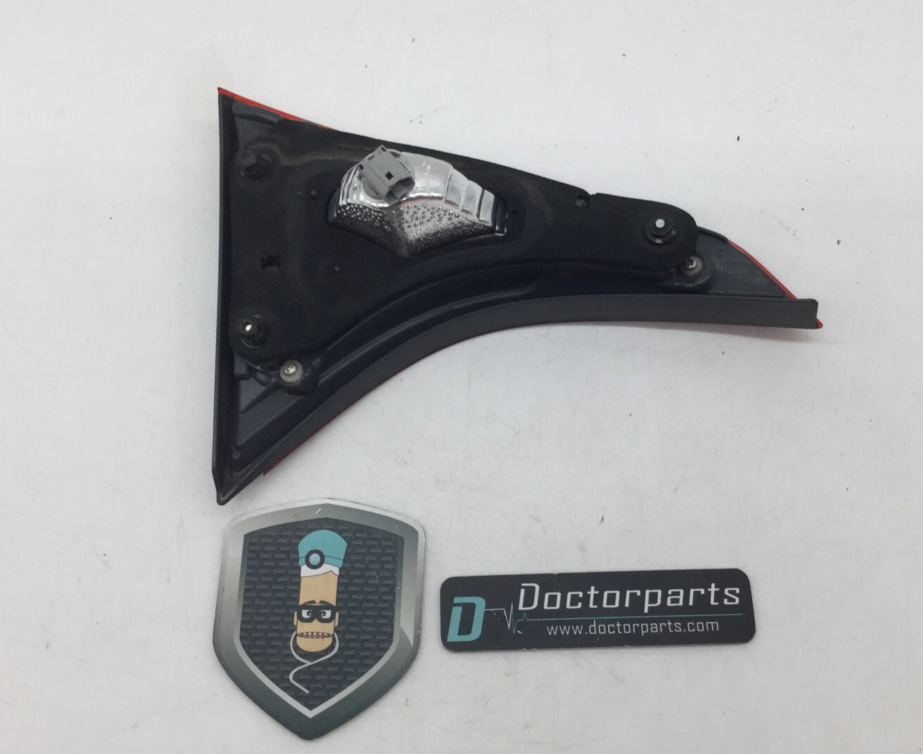 2016-2018 TOYOTA COROLLA PASSENGER INNER TRUNK TAILLIGHT LAMP RIGHT RH USED OEM - Image 4