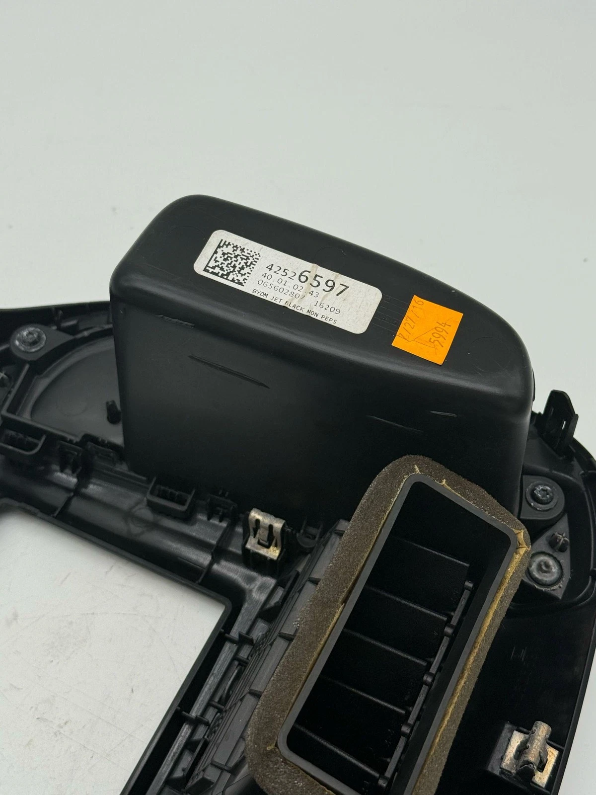 2017-2020 CHEVROLET SONIC RADIO BEZEL WITH VENTS 42526597 - Image 12
