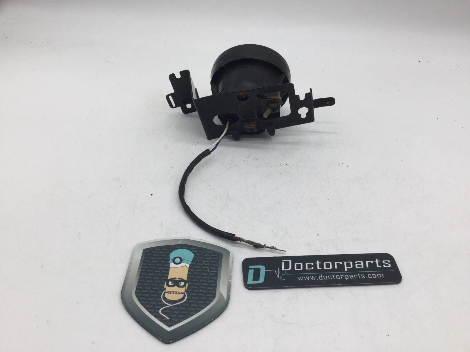 2014-2017 TOYOTA TUNDRA FRONT BUMPER GUARD LIGHT LED TURN SÍGNAL RIGHT USED OEM - Image 3