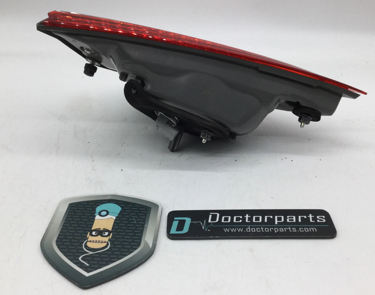 2015 2017 TOYOTA CAMRY REAR INNER TAILLIGHT RIGHT PASSENGER SIDE USED OEM 945235 - Image 3