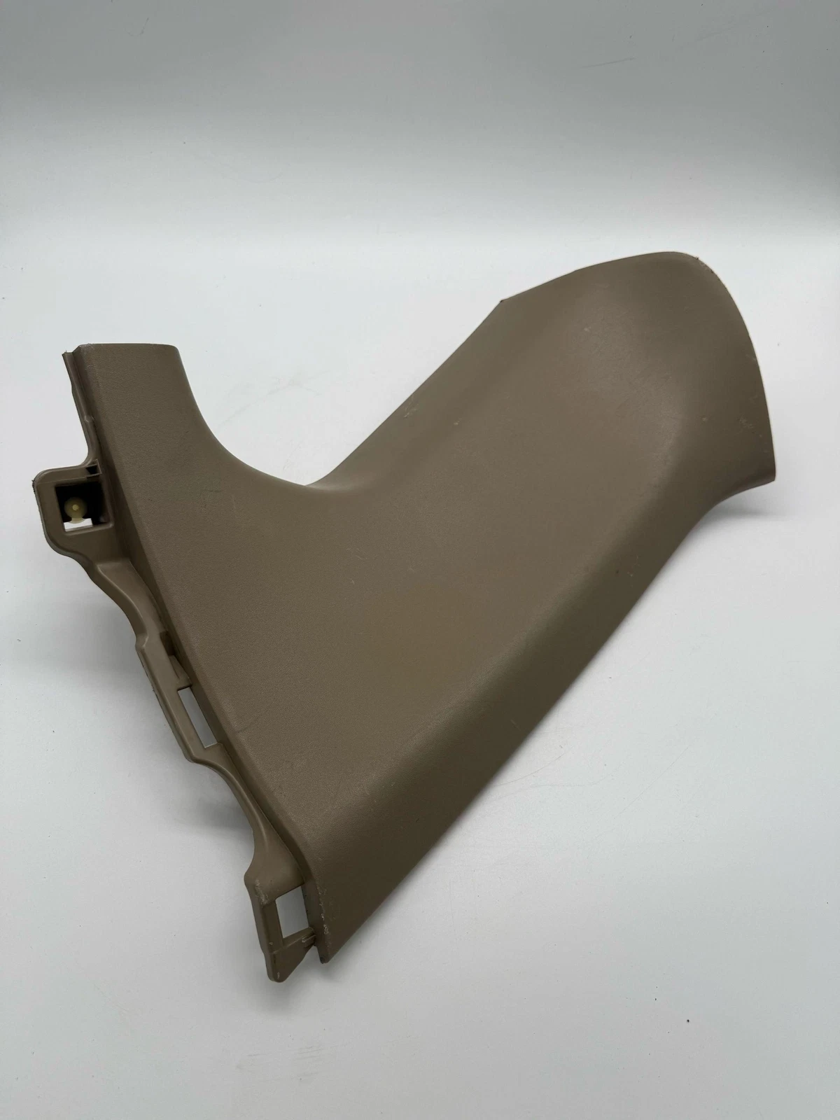 RH 2010-2019 TOYOTA 4RUNNER OEM UPPER QTR TRIM OEM (62570-35010-E0) - Image 3