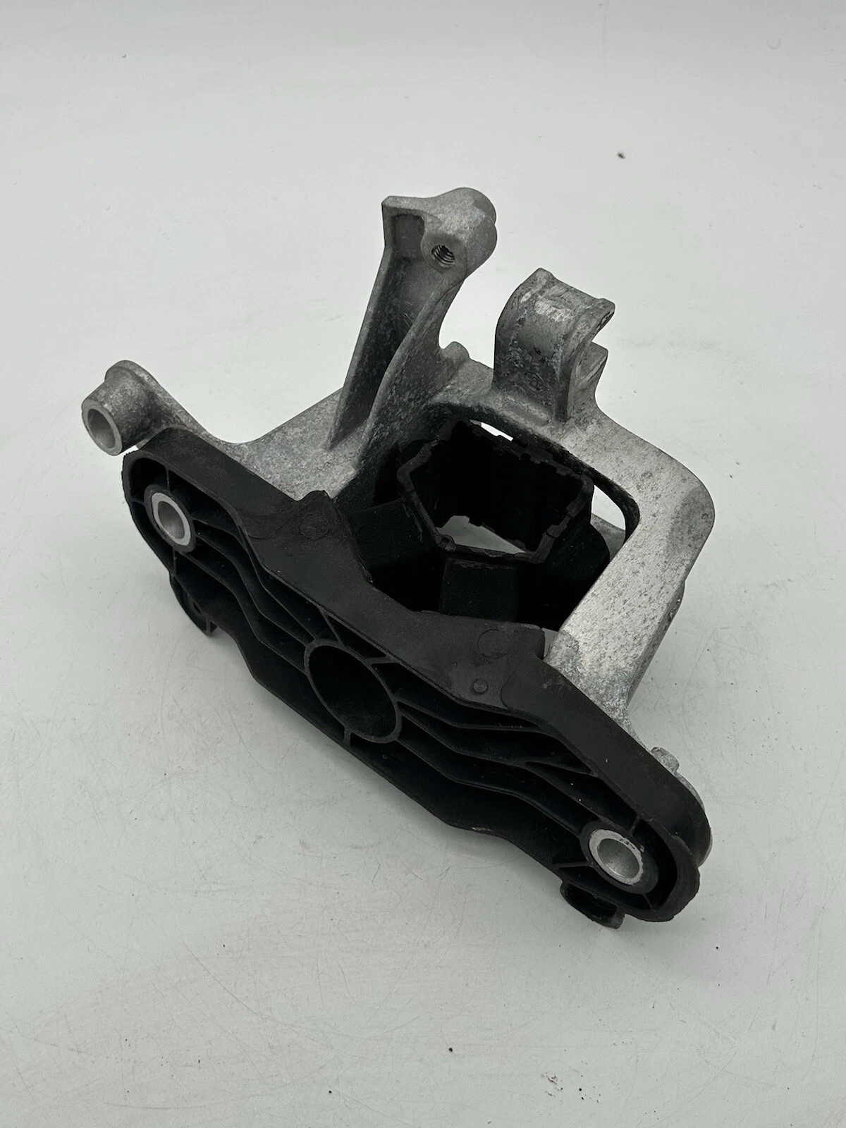 OEM GM Automatic Transmission Mount Left 39037511 Chevrolet Cruze 2016-2019 - Image 11