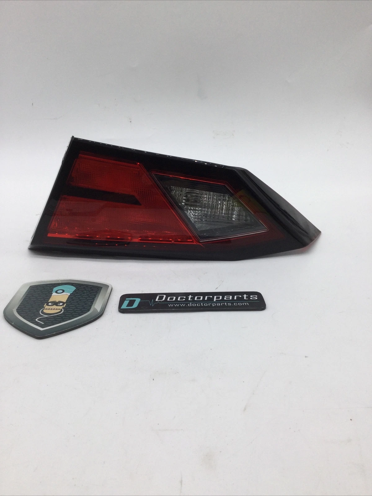 2019-2020 NISSAN ALTIMA RIGHT SIDE INNER TAIL LIGHT OEM 949666 - Image 3