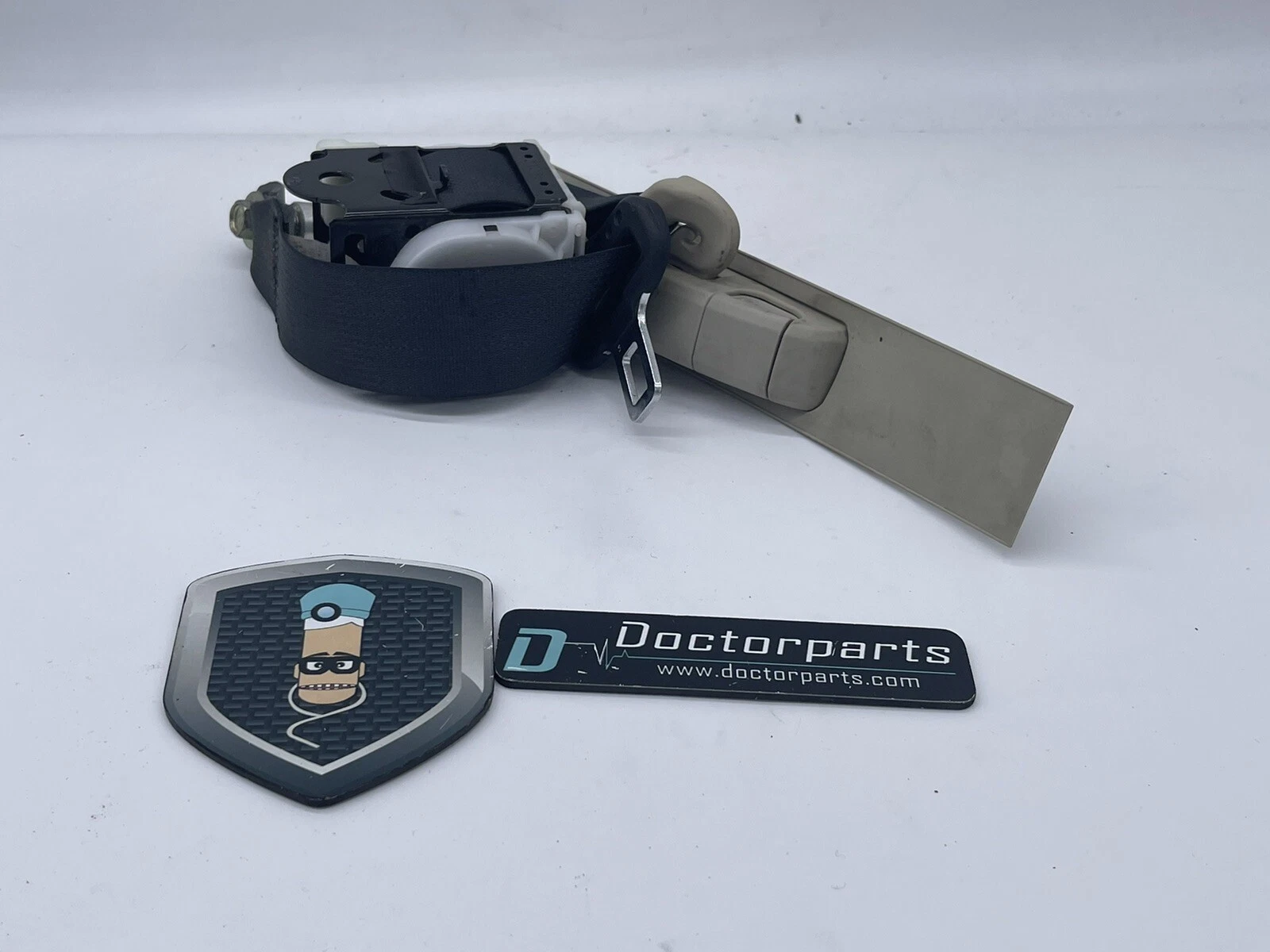 NISSAN MURANO CROSSCABRIOLET LEFT SEAT BELT RETRACTOR OEM 2011 - 2014 - Image 4