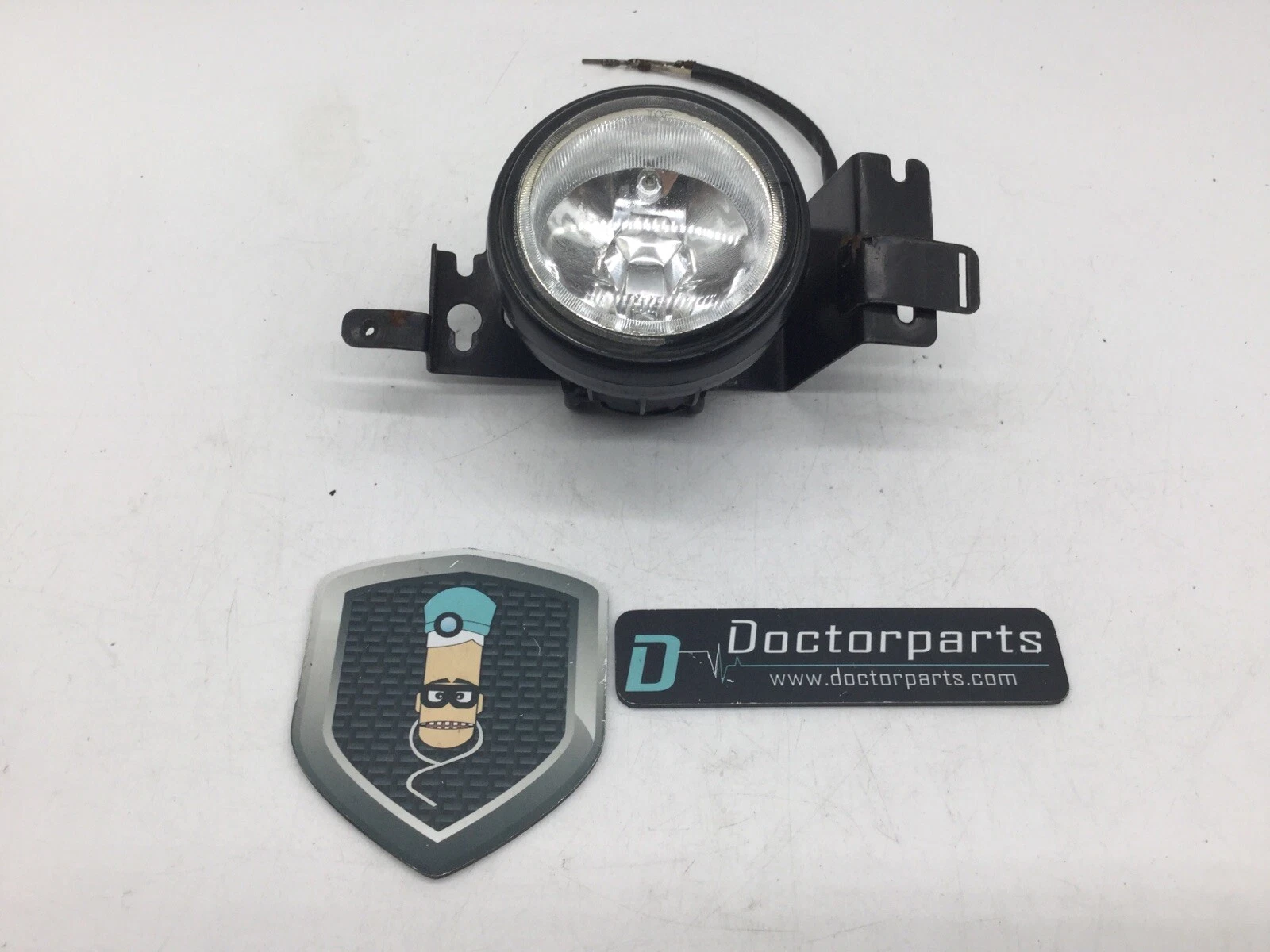 2014-2017 TOYOTA TUNDRA FRONT BUMPER GUARD LIGHT LED TURN SÍGNAL RIGHT USED OEM - Image 4