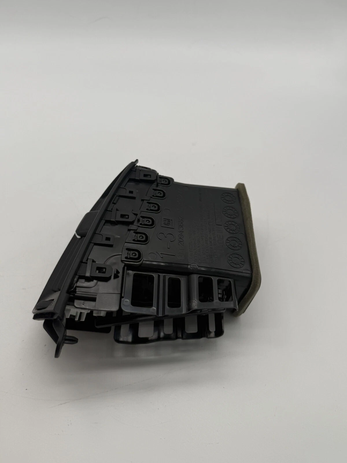 2014-2018 CHEVROLET SILVERADO GMC SIERRA RIGHT DASH AIR VENT 20943682 OEM - Image 7