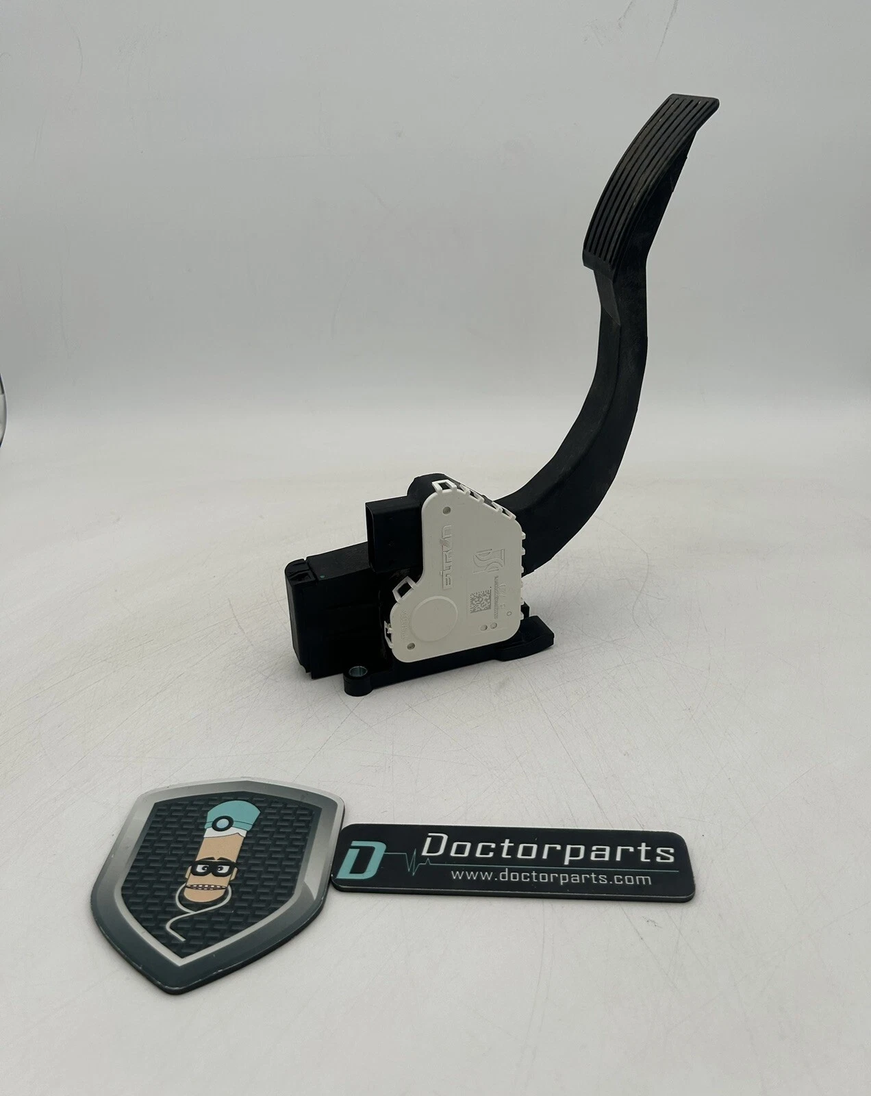 2014-2021 DODGE PROMASTER 2500 3.6L V6 FLOOR ACCELERATOR THROTTLE GAS PEDAL OEM