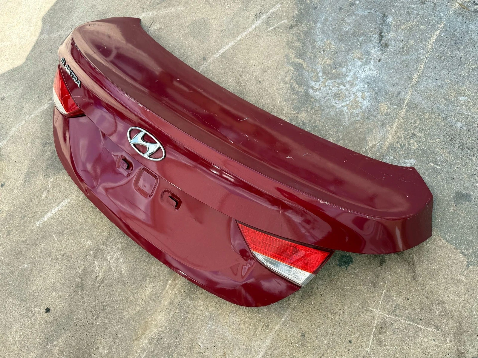2011-2013 HYUNDAI ELANTRA Trunk/decklid/hatch/tailgate OEM - Image 10