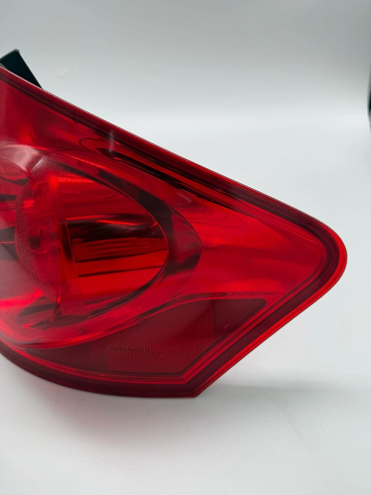 2010-2013 INFINITI G37 SEDAN RIGHT PASSENGER SIDE TAILLIGHT LAMP OEM RH - Image 4