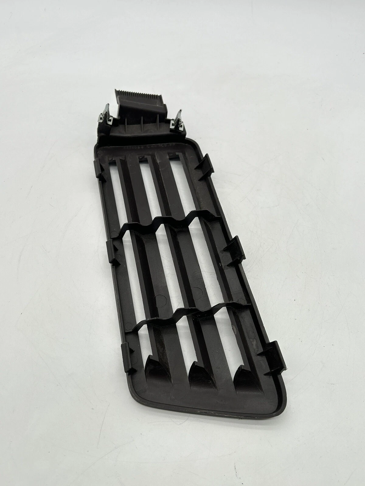 2008 BUICK ENCLAVE REAR LEFT DRIVER SIDE PRESSURE RELIEF AIR GRILLE COVER TRIM + - Image 7