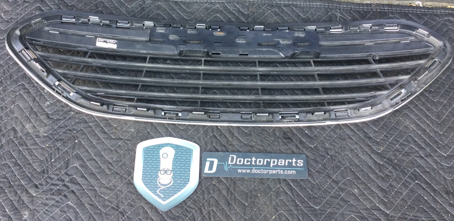 2016-2019 FORD FIESTA FRON UPPER GRILLE USED OEM LOCAL PICKUP - Image 4