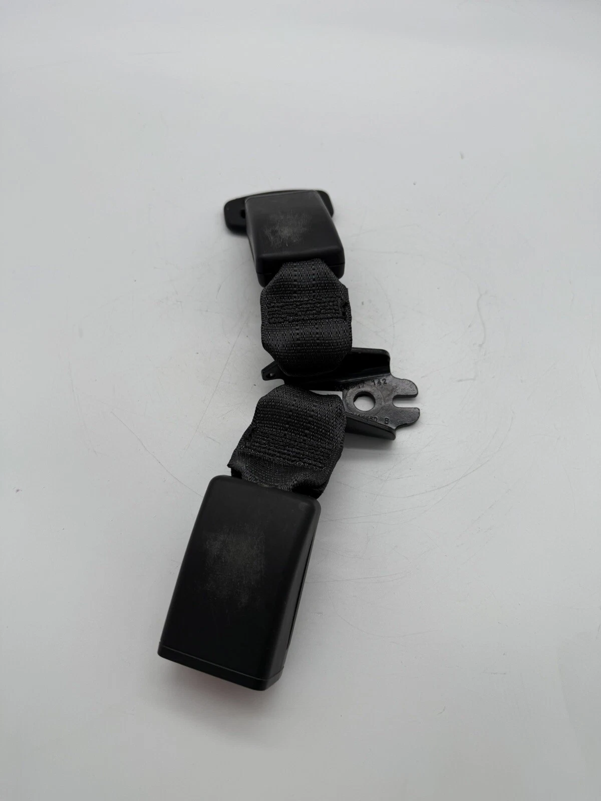 2020-2022 BUICK ENCORE GX REAR LEFT SIDE CENTER SECOND ROW SEAT BELT BUCKLE OEM - Image 3