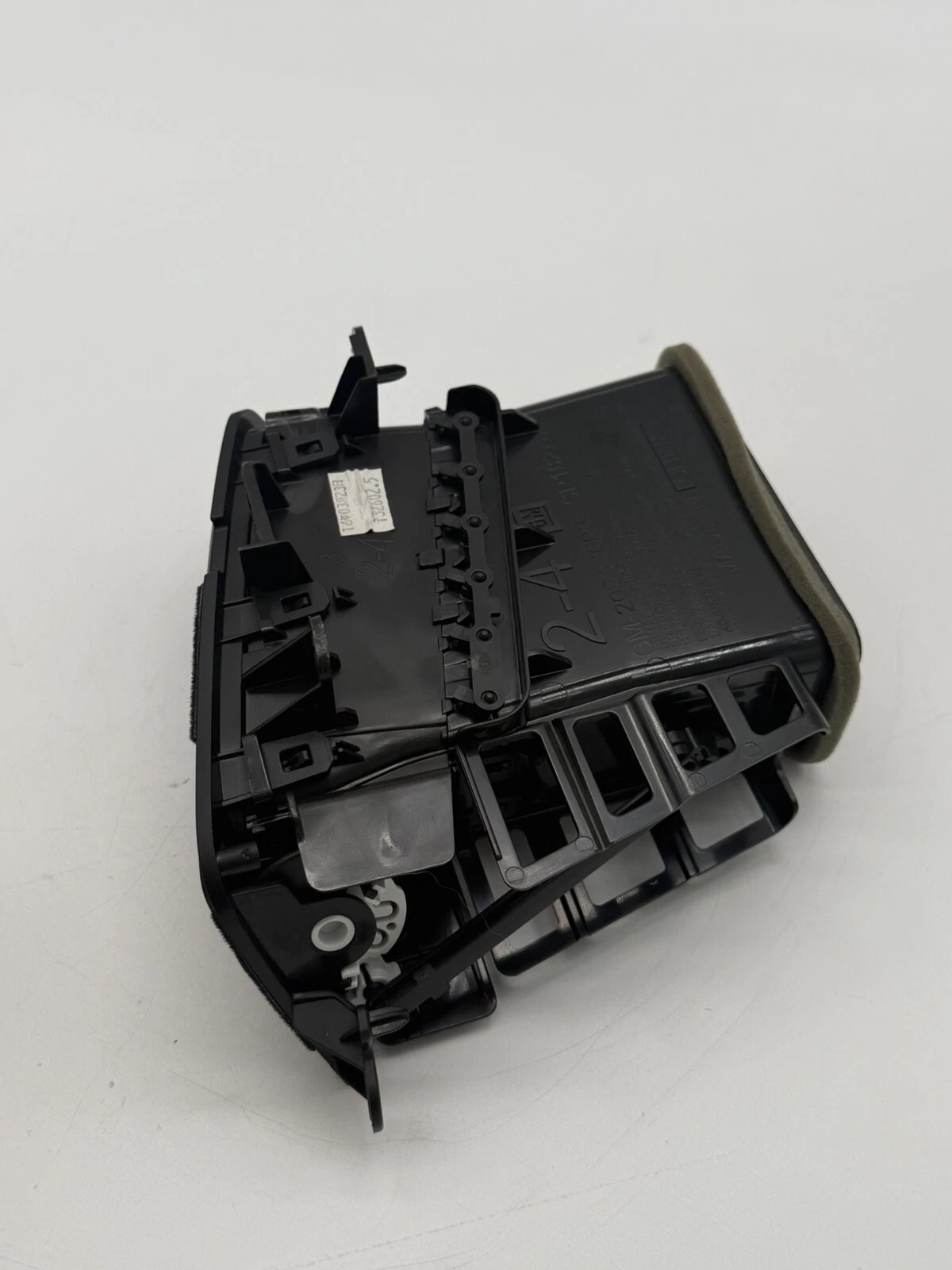 2015 - 2018 CHEVROLET SILVERADO 1500 RIGHT DASH AIR VENT 20943683 OEM - Image 9