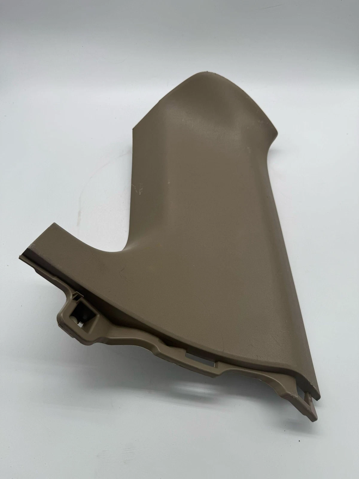RH 2010-2019 TOYOTA 4RUNNER OEM UPPER QTR TRIM OEM (62570-35010-E0) - Image 2