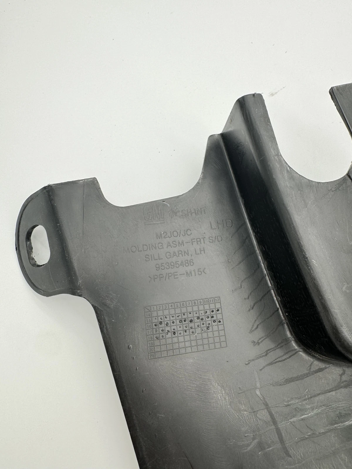 2019-2022 CHEVROLET SPARK FRONT LEFT DOOR SILL SCUFF PLATE 95395486 - Image 9