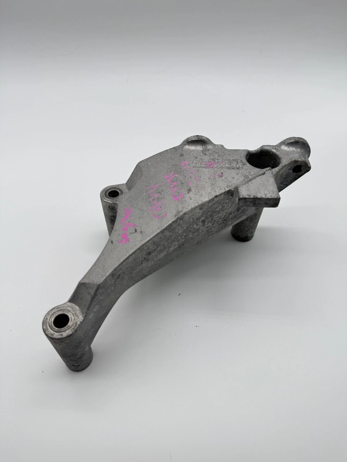 For Chevy Cruze 16-19 Genuine GM Parts Passenger Side Engine Mount Bracket - Image 2