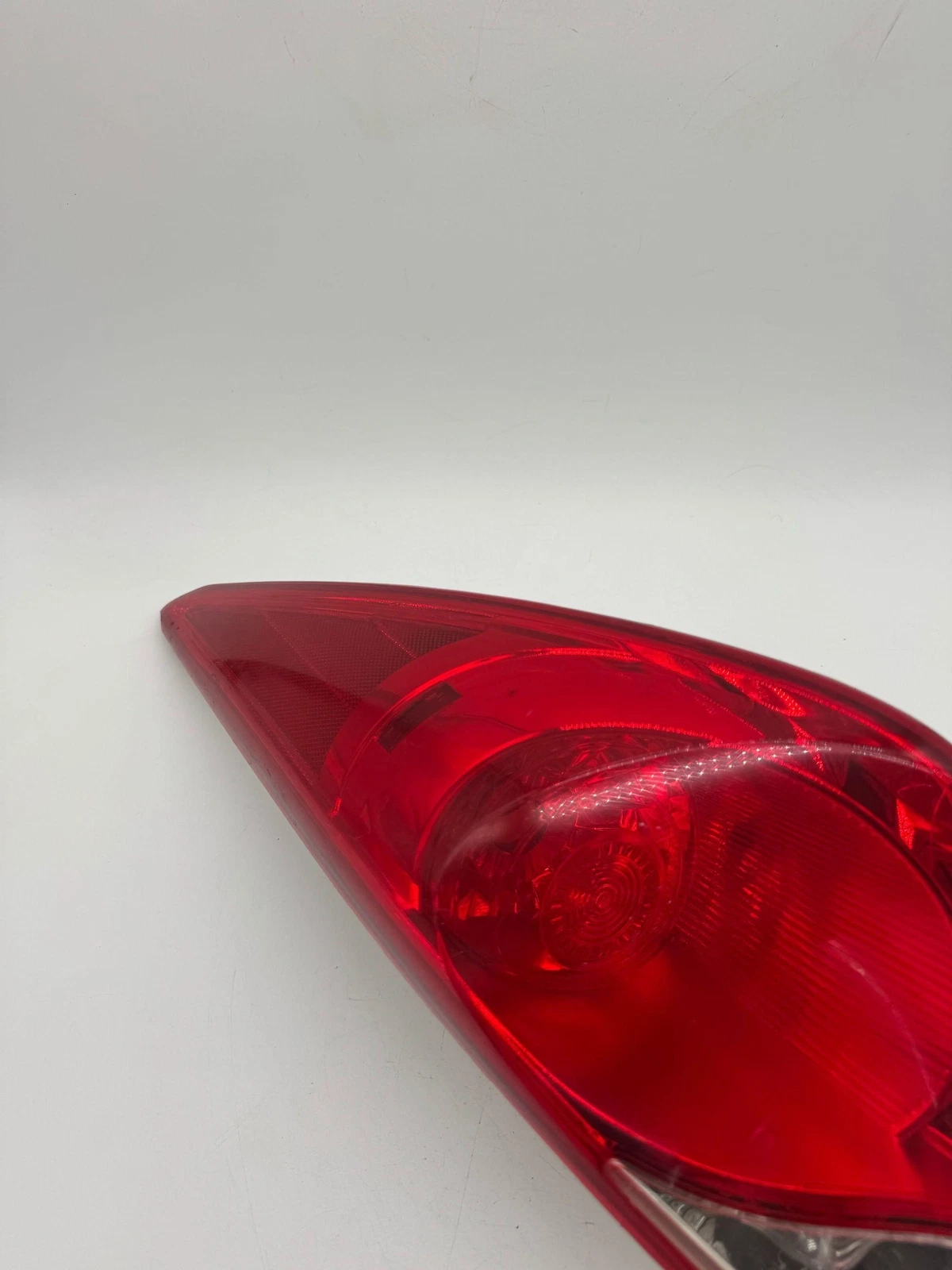 2011-2014 HYUNDAI SONATA RIGHT SIDE PASSENGER RH TAIL LIGHT OEM HY079B00CA - Image 2