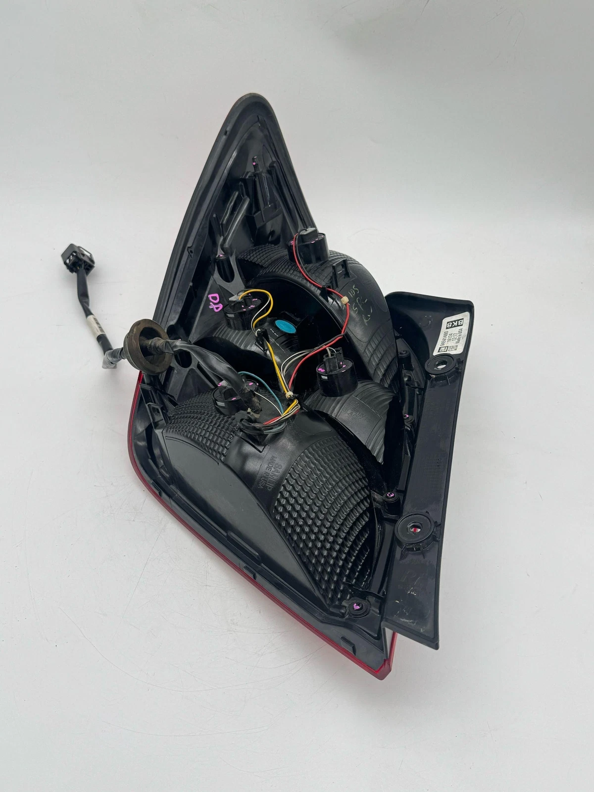 2017-2019 CHEVROLET SONIC RH PASSENGER RH TAIL LIGHT SEDAN 94541490 OEM - Image 11