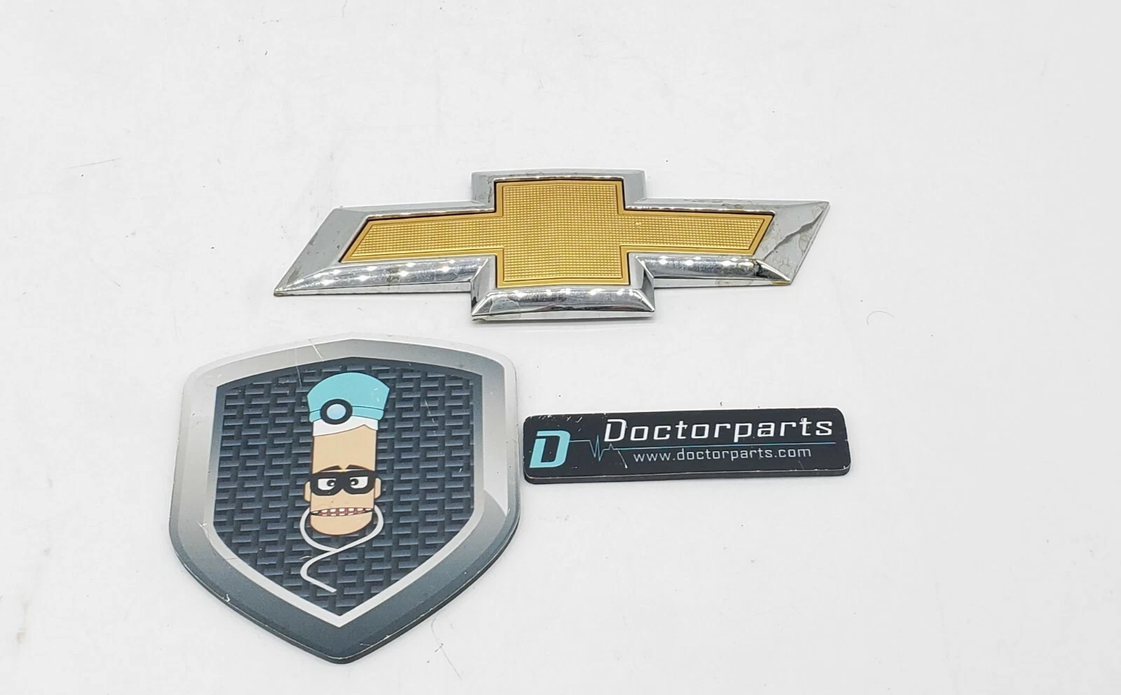 OEM 2016 2017 2018 2019 2020 Chevrolet Malibu Rear / Trunk Bowtie Emblem