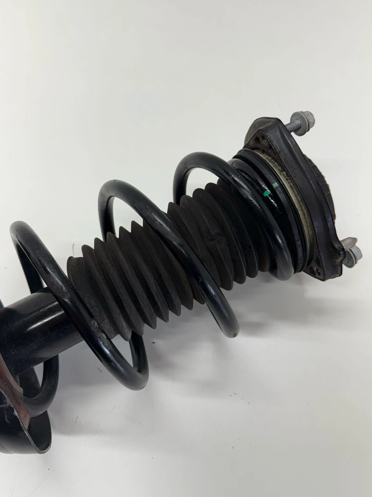 2020-2024 BUICK ENCORE GX FWD FRONT RIGHT SIDE SHOCK STRUT ASSEMBLY 42755602 - Image 8