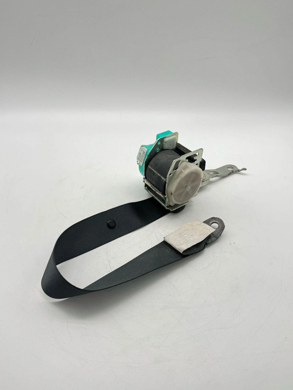 2014-2019 TOYOTA COROLLA SEDAN REAR 2ND ROW RIGHT SIDE SEAT BELT SEATBELT OEM - Image 3