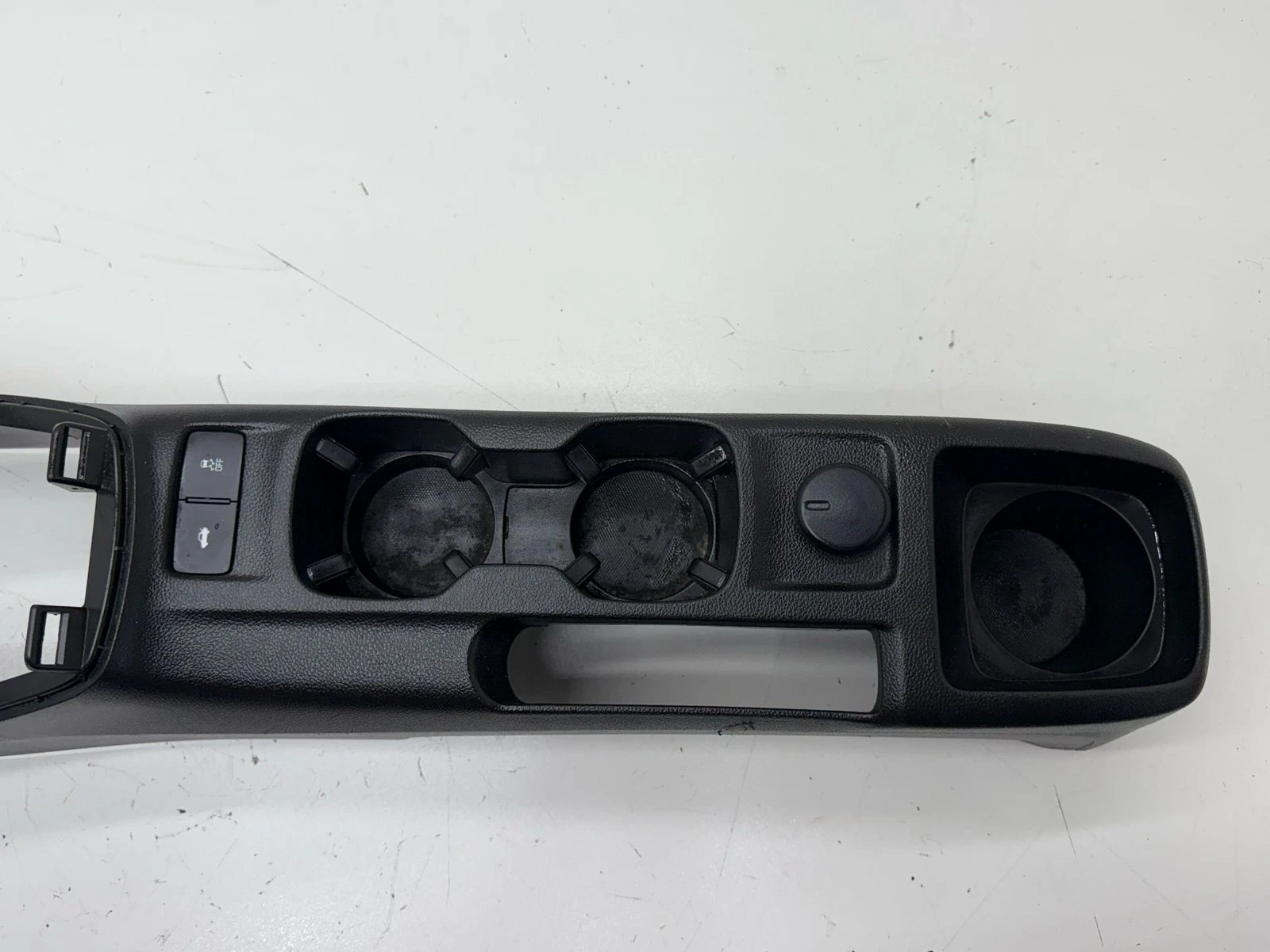 2017-2020 CHEVROLET SONIC CENTER CONSOLE BASE 42532293 SEDAN OEM - Image 6